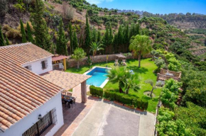 Villa Paraiso Dos by Villa Plus